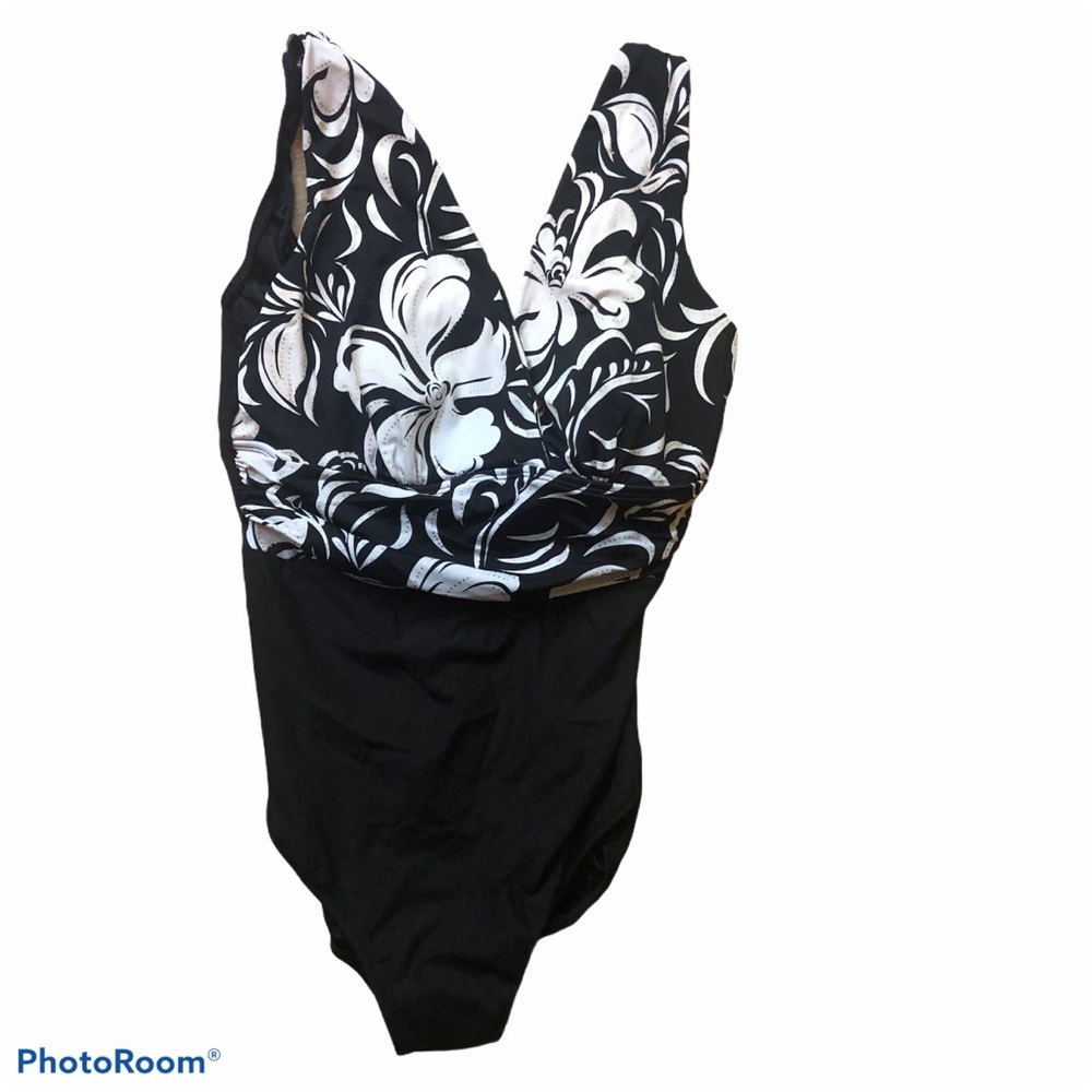💙Croft & Barrow bathing suit